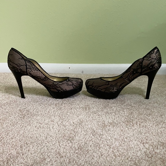 Guess Brand Pump Heels - Tan/Black Lace - Picture 4 of 9